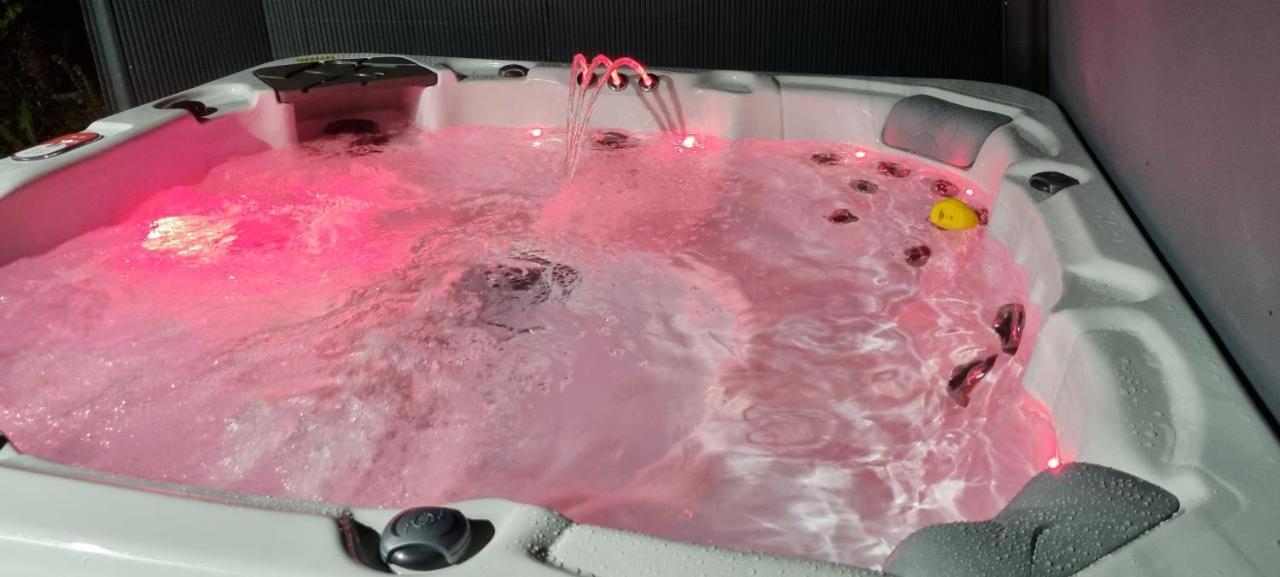 הוילה Marthys House With Hot Tub לו מראה חיצוני תמונה