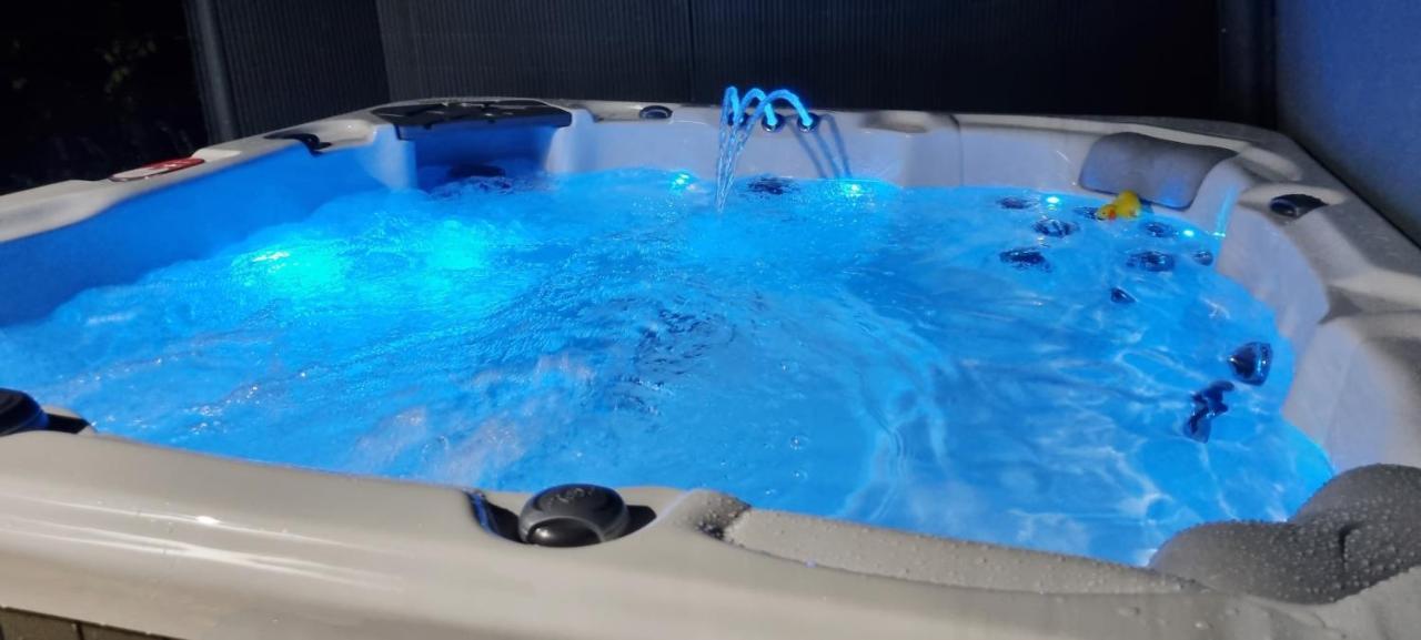 הוילה Marthys House With Hot Tub לו מראה חיצוני תמונה